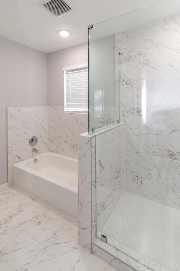 Peerless Retreat - Minutes From Downtown Houston Villa Buitenkant foto