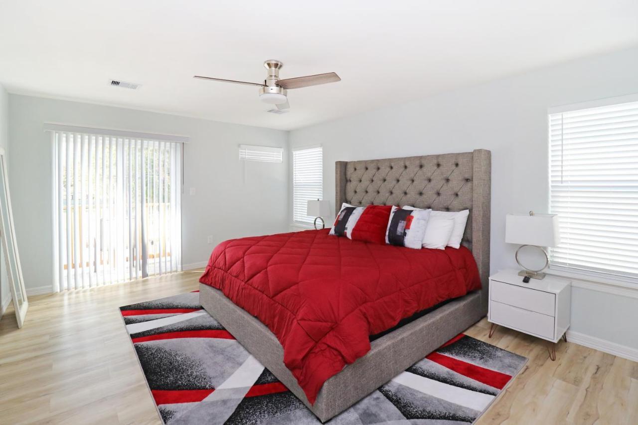 Peerless Retreat - Minutes From Downtown Houston Villa Buitenkant foto
